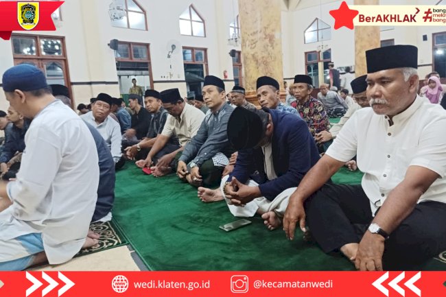 Tarawih Keliling Kecamatan Wedi Putaran Pertama, Camat Ajak Tebar Kebaikan di Bulan Ramadhan 
