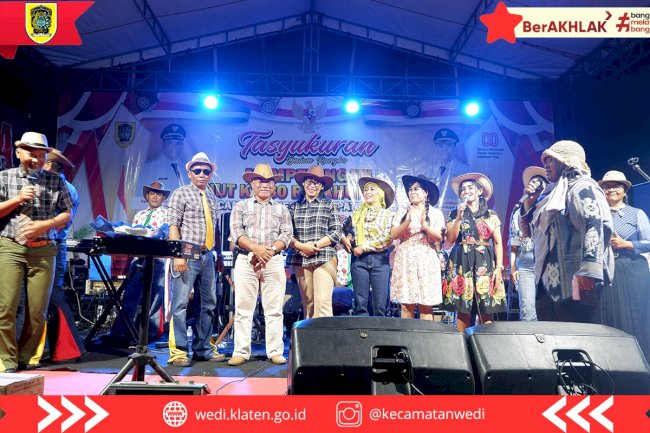 MALAM PUNCAK TASYAKURAN HUT KE-80 REPUBLIK INDONESIA KECAMATAN WEDI BERLANGSUNG MERIAH